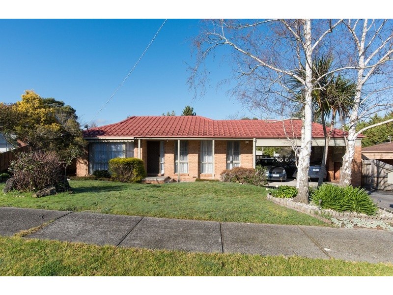 11 Derriman Court, Mooroolbark VIC 3138