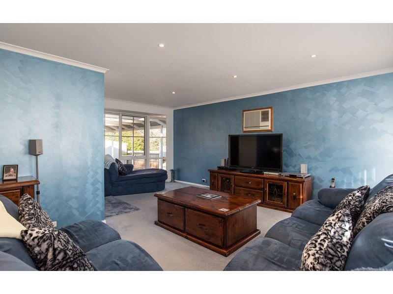 11 Derriman Court, Mooroolbark VIC 3138