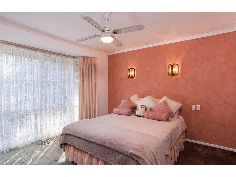 11 Derriman Court, Mooroolbark VIC 3138