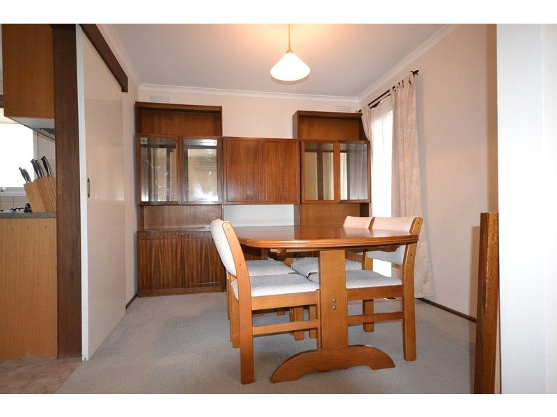 6 Nambour Drive, Mooroolbark VIC 3138