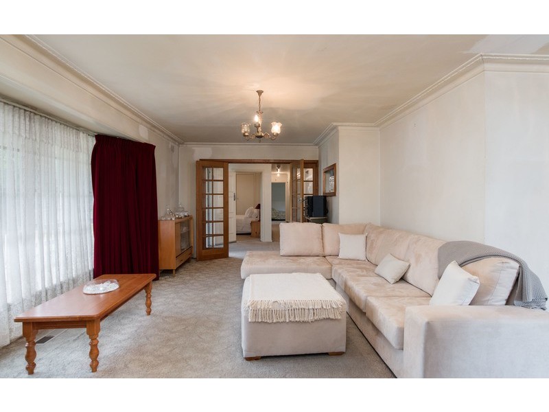 61 Mount View Parade, Croydon VIC 3136