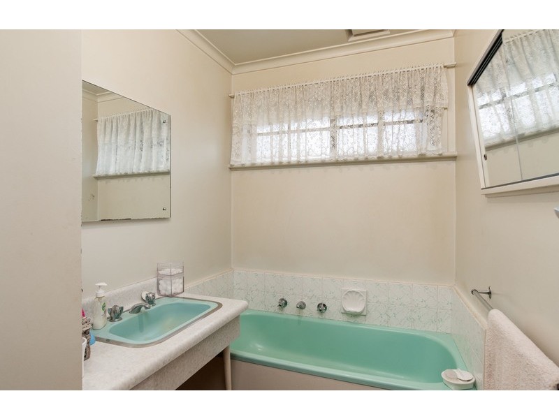 61 Mount View Parade, Croydon VIC 3136