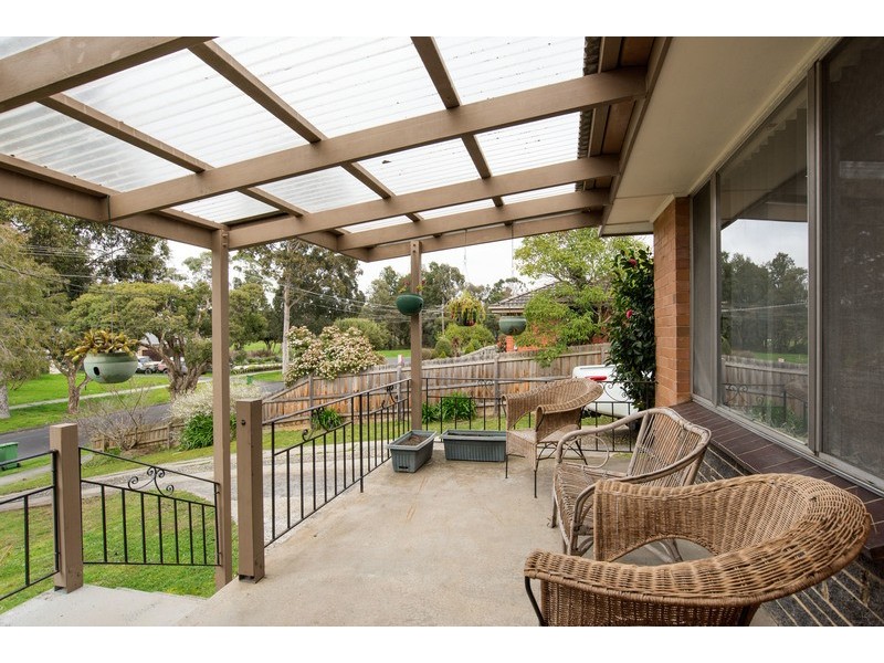 74 Croydondale Drive, Mooroolbark VIC 3138