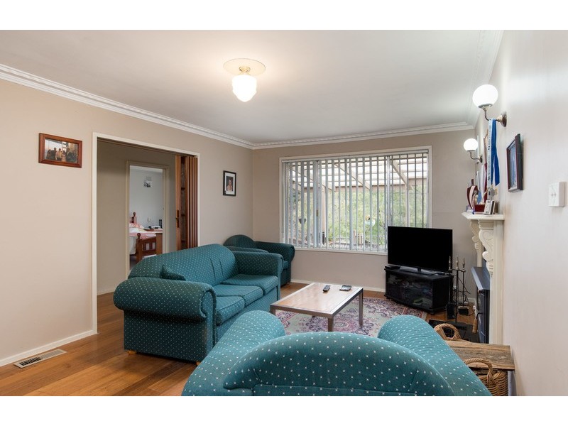 74 Croydondale Drive, Mooroolbark VIC 3138