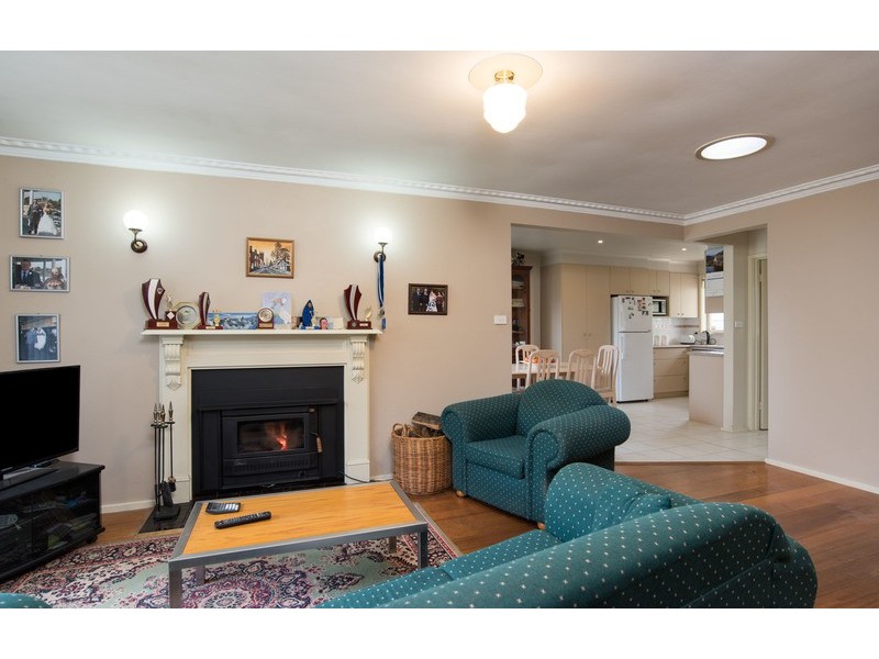 74 Croydondale Drive, Mooroolbark VIC 3138