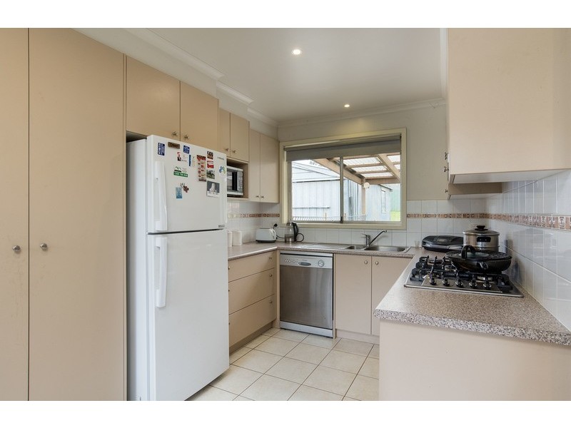 74 Croydondale Drive, Mooroolbark VIC 3138