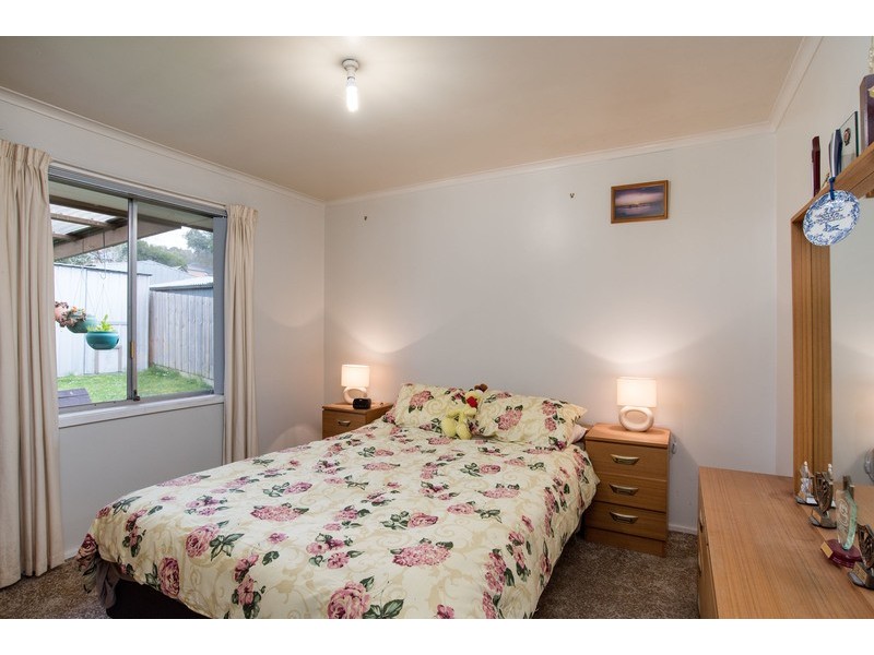 74 Croydondale Drive, Mooroolbark VIC 3138