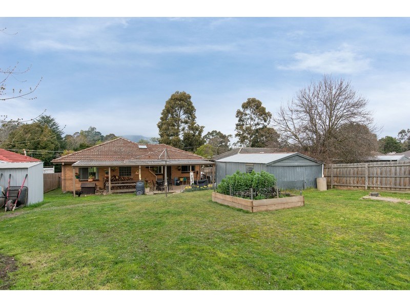 74 Croydondale Drive, Mooroolbark VIC 3138