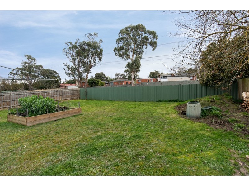 74 Croydondale Drive, Mooroolbark VIC 3138