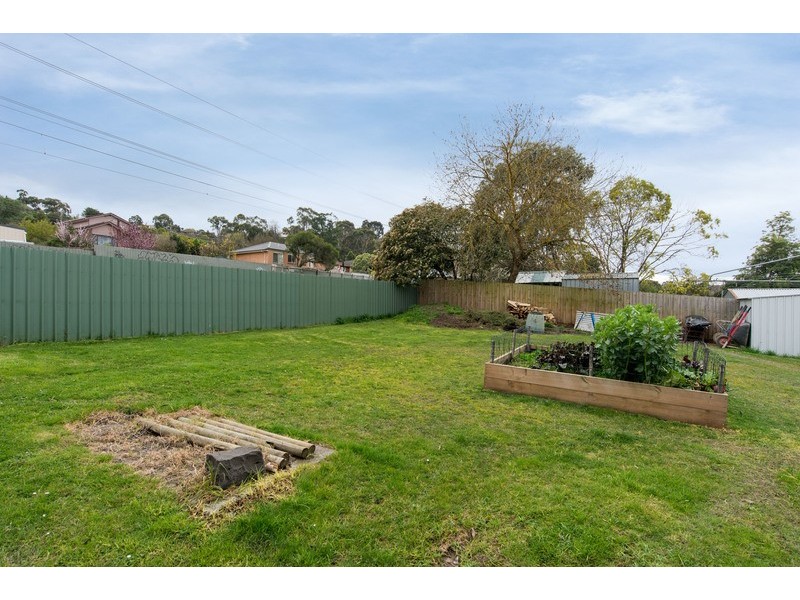 74 Croydondale Drive, Mooroolbark VIC 3138