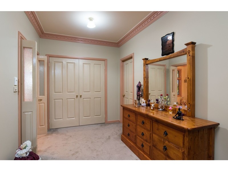 13 Glasgow Road, Kilsyth VIC 3137