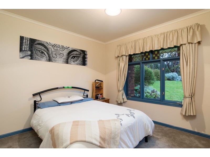 13 Glasgow Road, Kilsyth VIC 3137