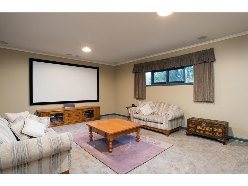 13 Glasgow Road, Kilsyth VIC 3137