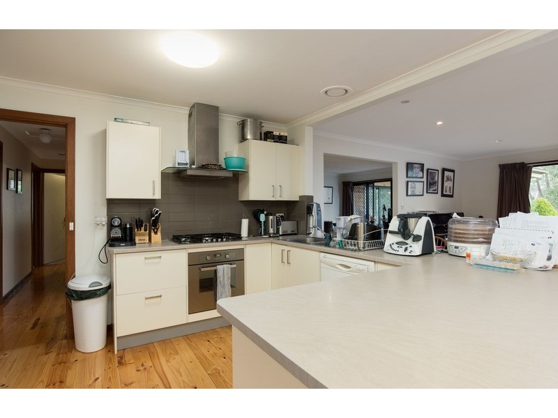 6 Avalon Street, Mooroolbark VIC 3138