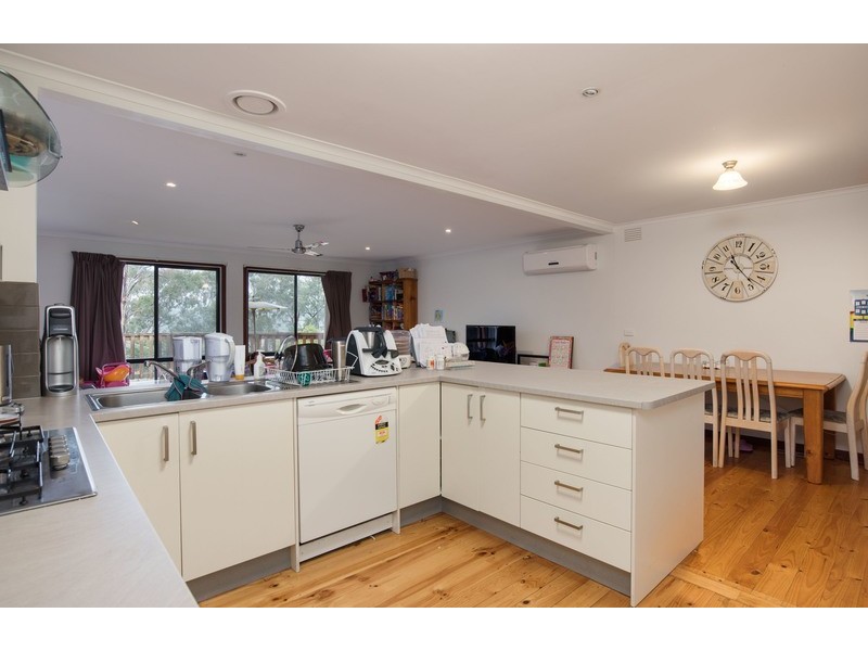 6 Avalon Street, Mooroolbark VIC 3138