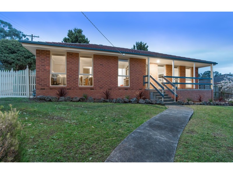 10 Rachael Drive, Mooroolbark VIC 3138