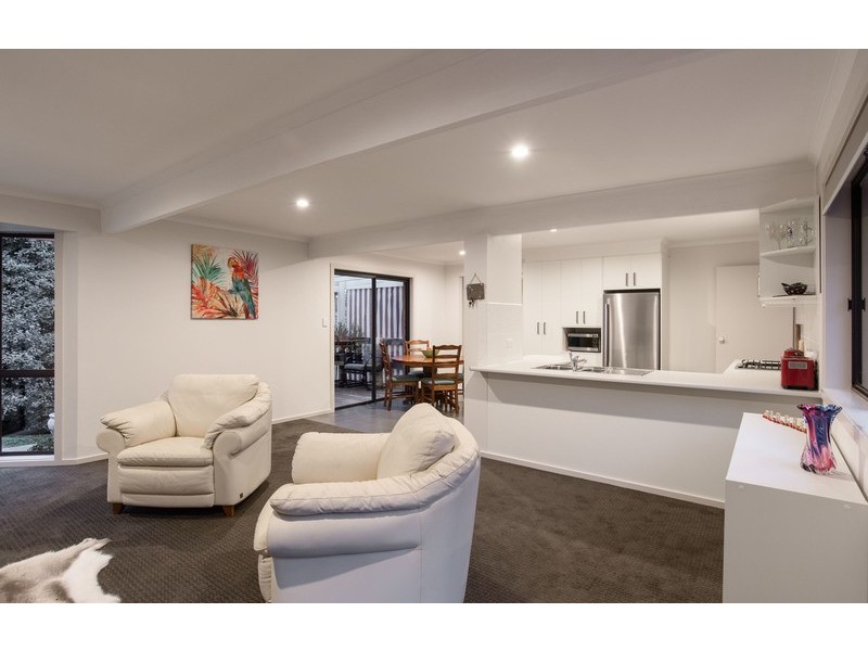 10 Rachael Drive, Mooroolbark VIC 3138