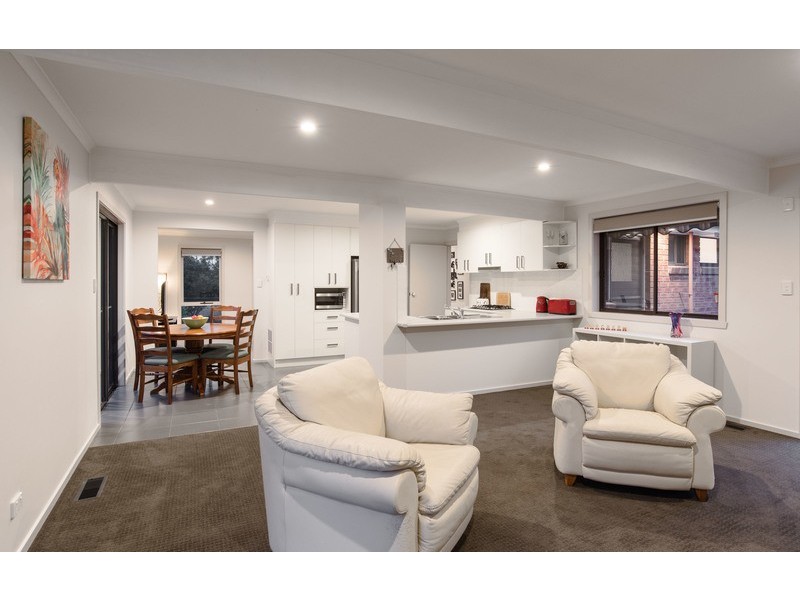 10 Rachael Drive, Mooroolbark VIC 3138