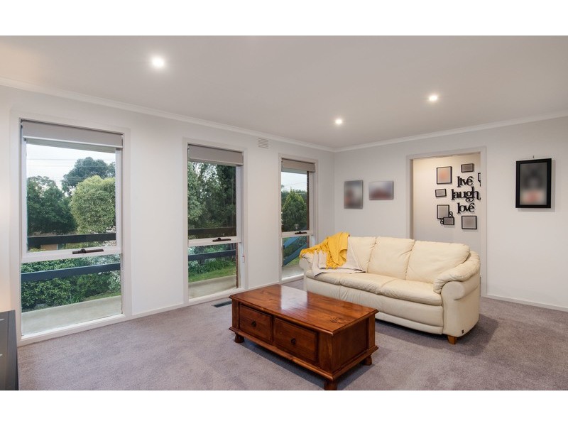 10 Rachael Drive, Mooroolbark VIC 3138