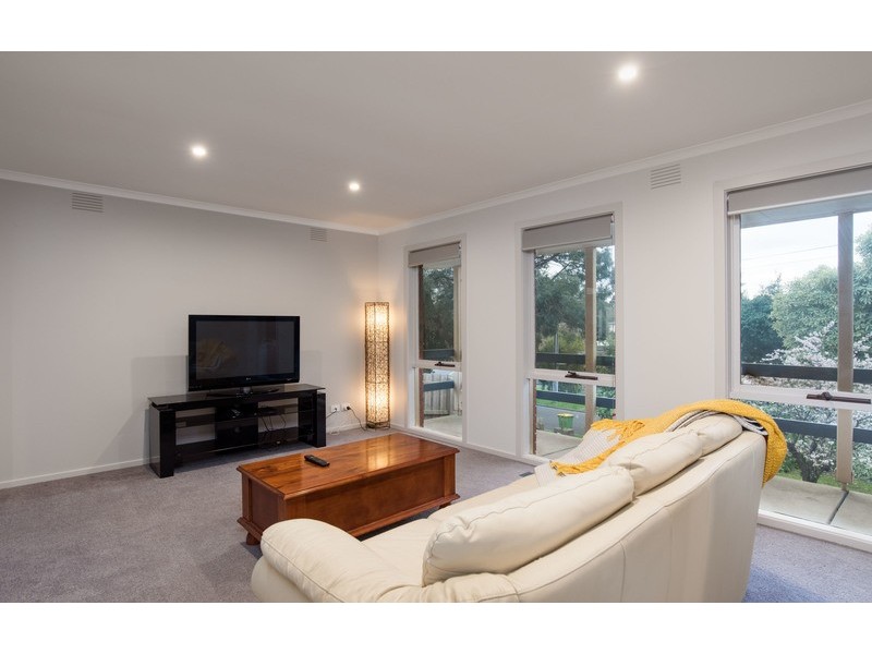 10 Rachael Drive, Mooroolbark VIC 3138