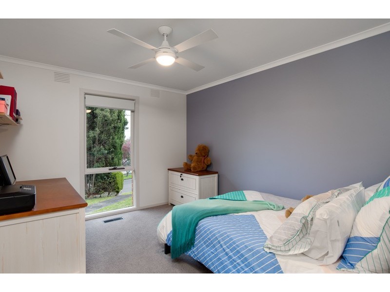 10 Rachael Drive, Mooroolbark VIC 3138