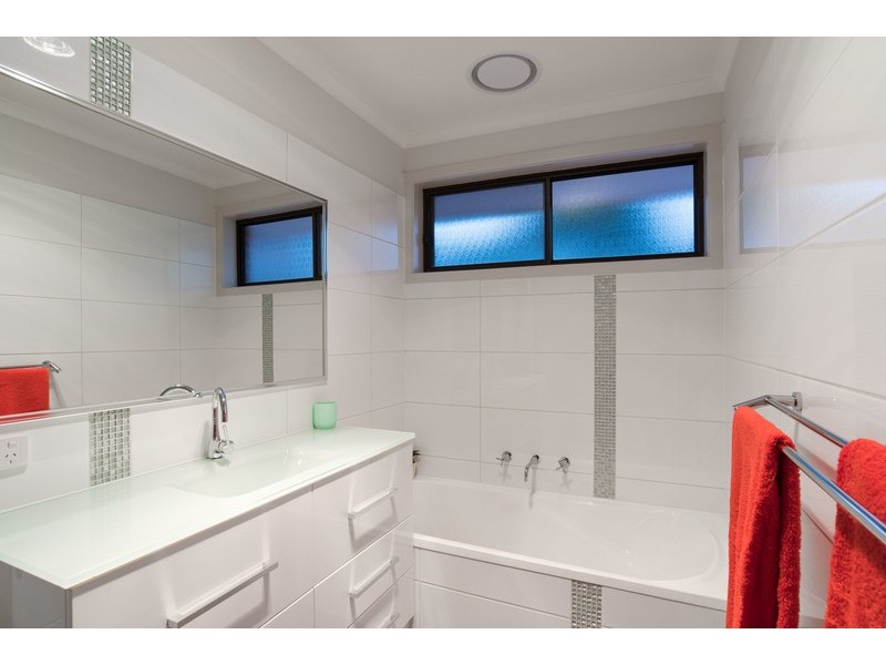 10 Rachael Drive, Mooroolbark VIC 3138