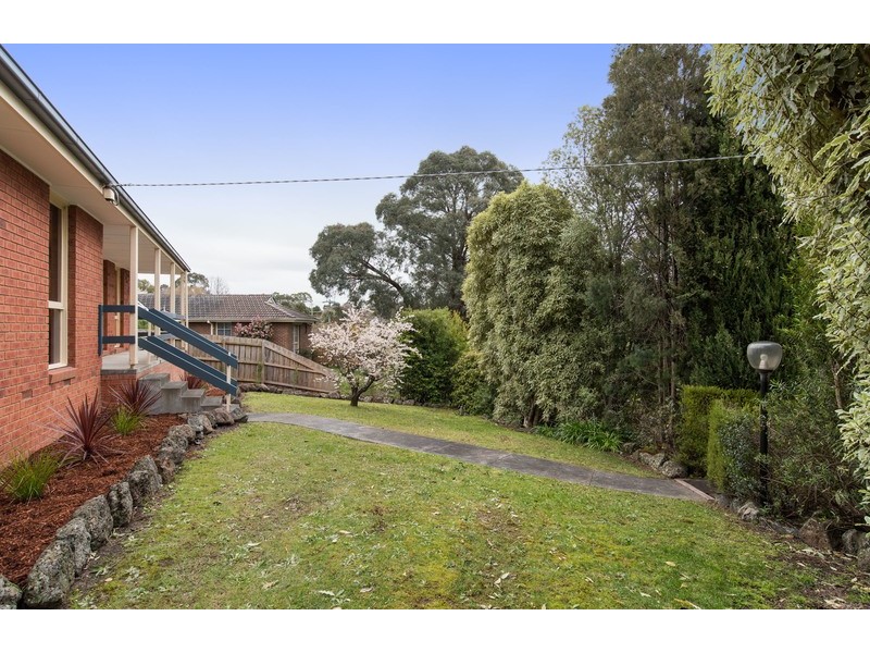 10 Rachael Drive, Mooroolbark VIC 3138