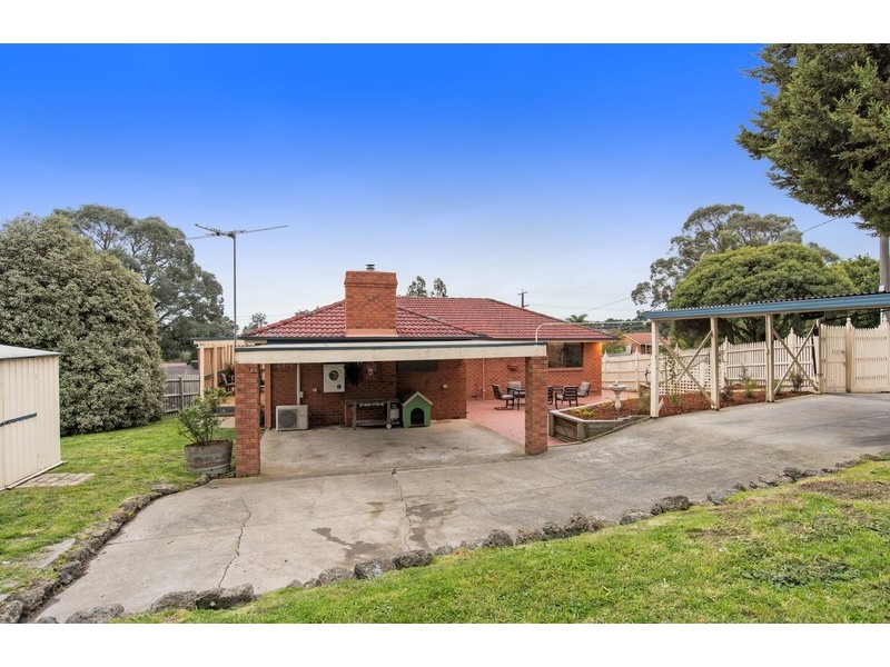10 Rachael Drive, Mooroolbark VIC 3138