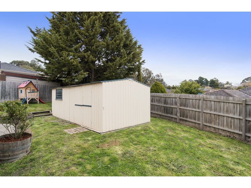 10 Rachael Drive, Mooroolbark VIC 3138