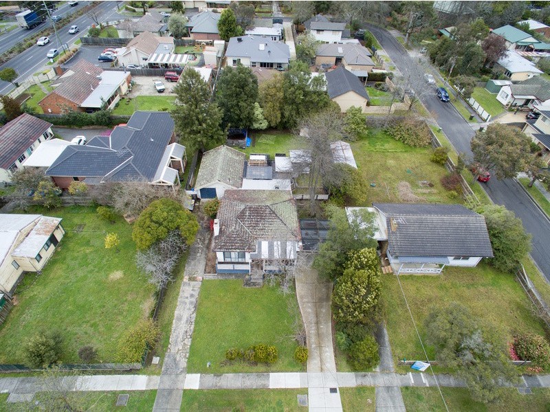 38 Leigh Road, Croydon VIC 3136