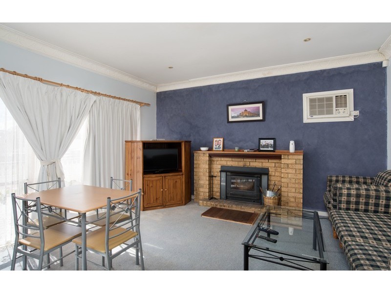 38 Leigh Road, Croydon VIC 3136
