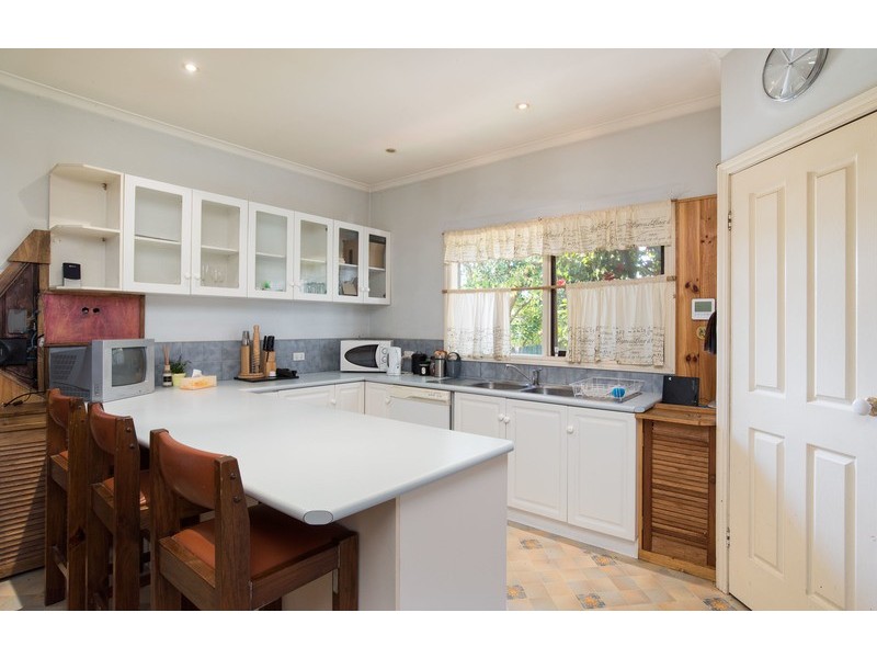38 Leigh Road, Croydon VIC 3136