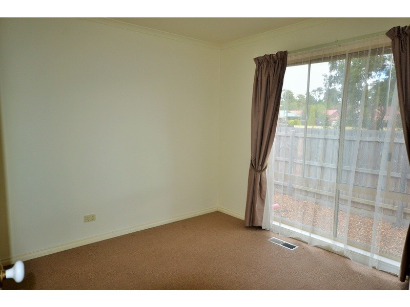 20a Dryden Concourse, Mooroolbark VIC 3138