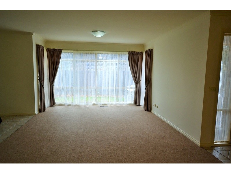 20a Dryden Concourse, Mooroolbark VIC 3138
