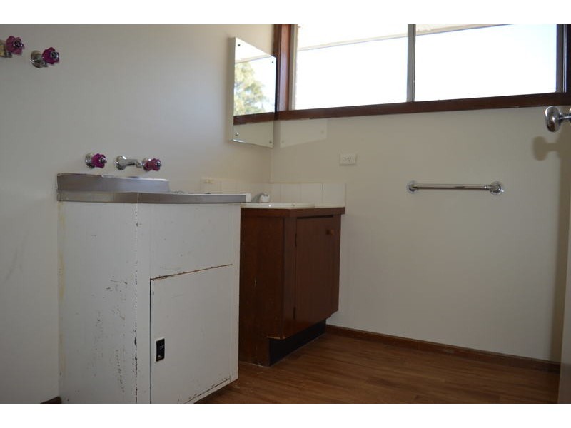 8/65 Hewish Road, Croydon VIC 3136
