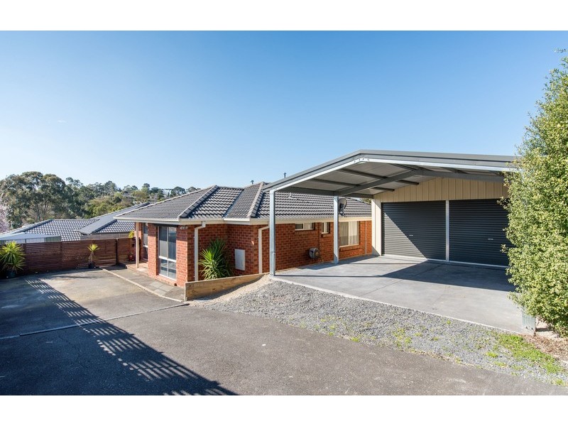 2/23 Sheldon Avenue, Mooroolbark VIC 3138