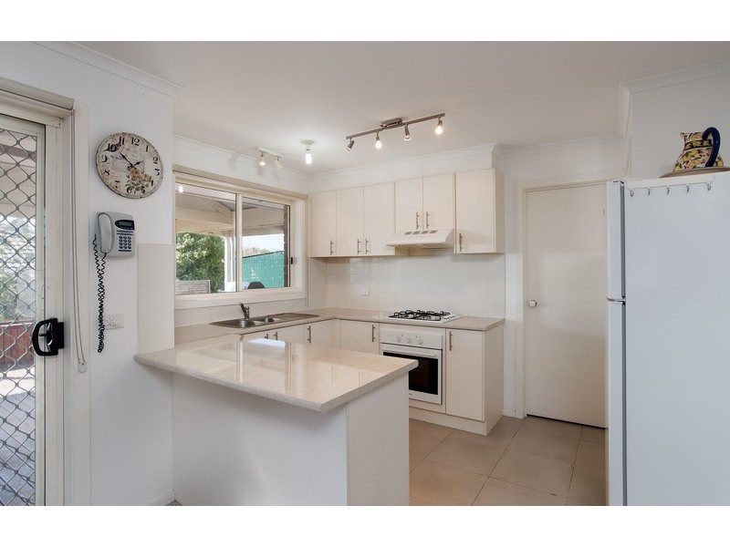 2/23 Sheldon Avenue, Mooroolbark VIC 3138