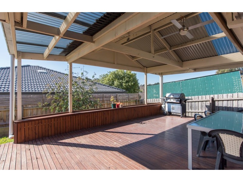 2/23 Sheldon Avenue, Mooroolbark VIC 3138