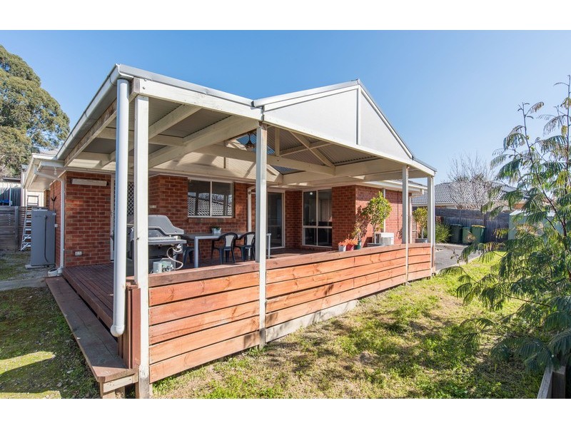 2/23 Sheldon Avenue, Mooroolbark VIC 3138