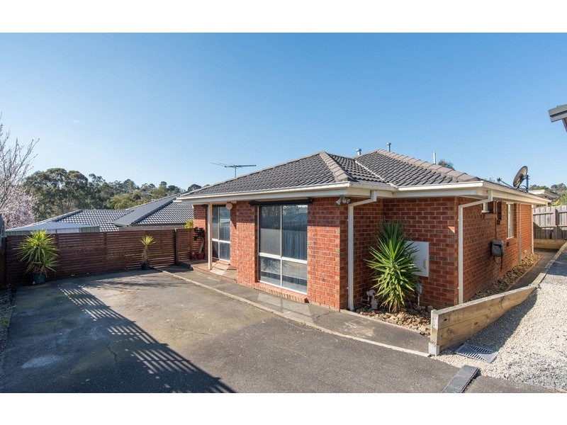 2/23 Sheldon Avenue, Mooroolbark VIC 3138
