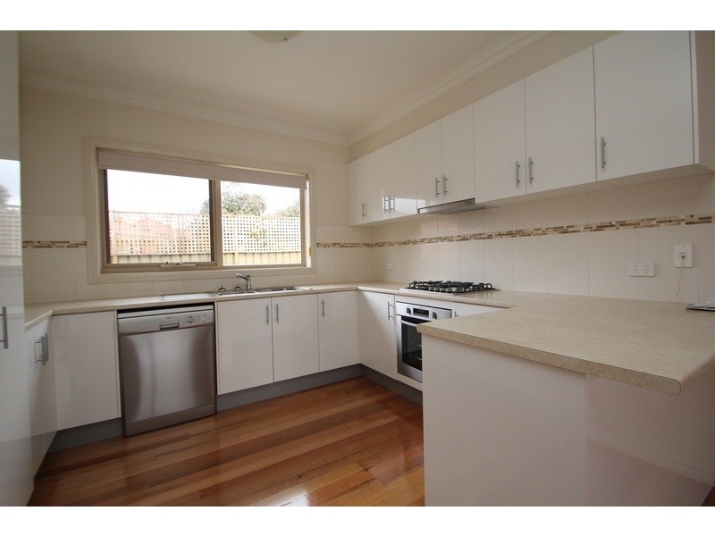 1/13 Railway Crescent, Croydon VIC 3136