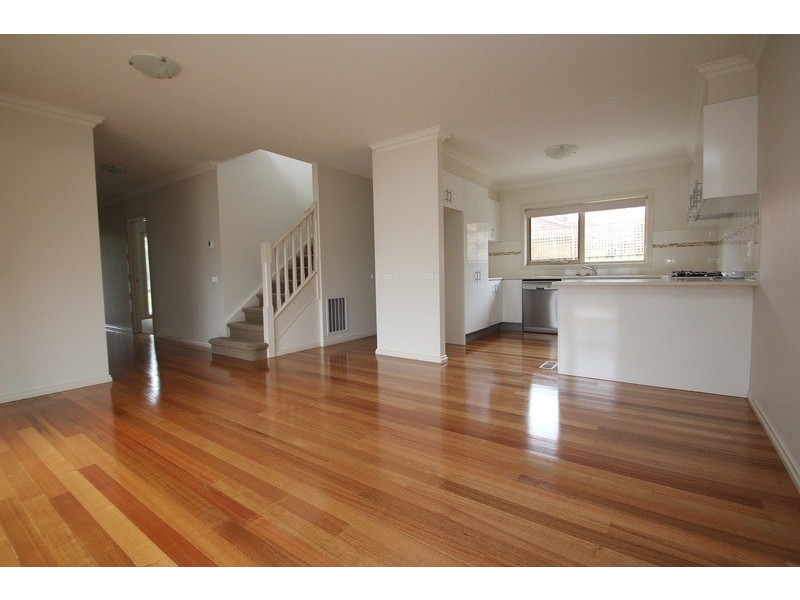 1/13 Railway Crescent, Croydon VIC 3136