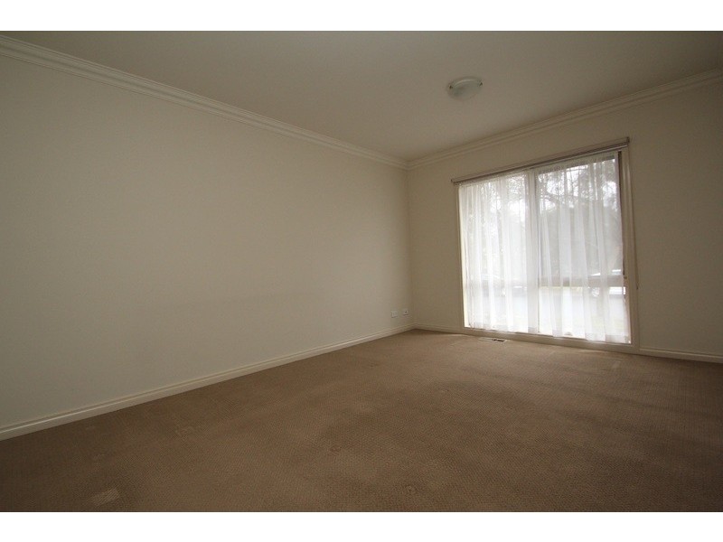 1/13 Railway Crescent, Croydon VIC 3136