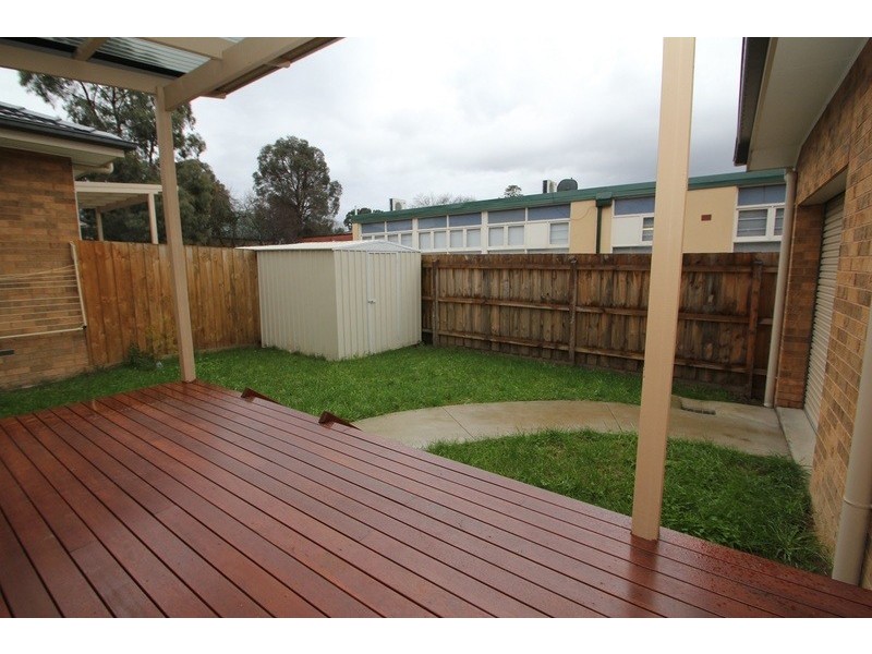 1/13 Railway Crescent, Croydon VIC 3136