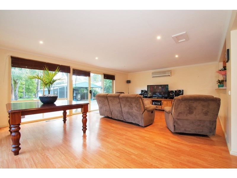 42 Fernhill Road, Mount Evelyn VIC 3796