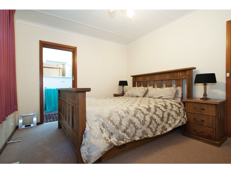 42 Fernhill Road, Mount Evelyn VIC 3796