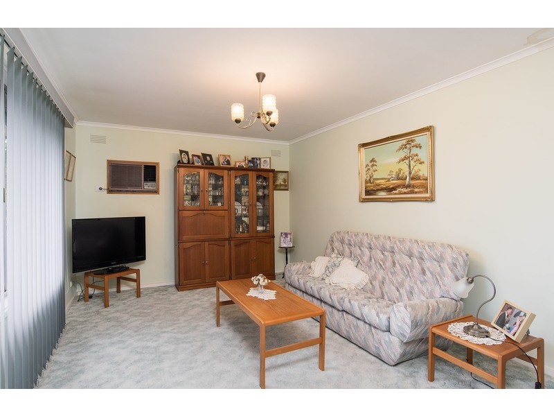 33 Sweetland Road, Mooroolbark VIC 3138