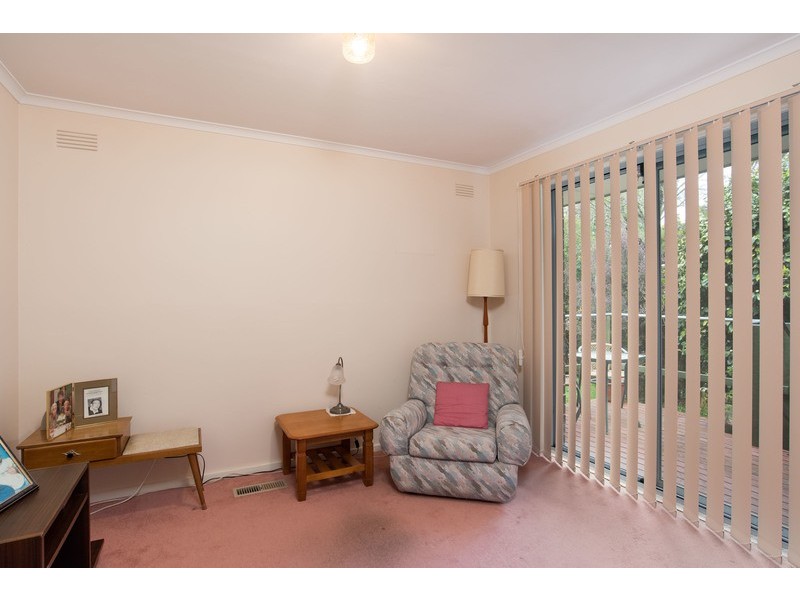 33 Sweetland Road, Mooroolbark VIC 3138