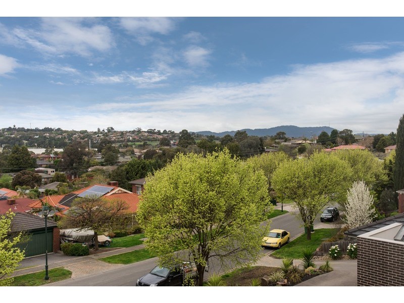 27 Yarra Valley Boulevard, Chirnside Park VIC 3116