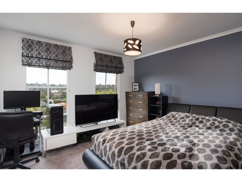 27 Yarra Valley Boulevard, Chirnside Park VIC 3116